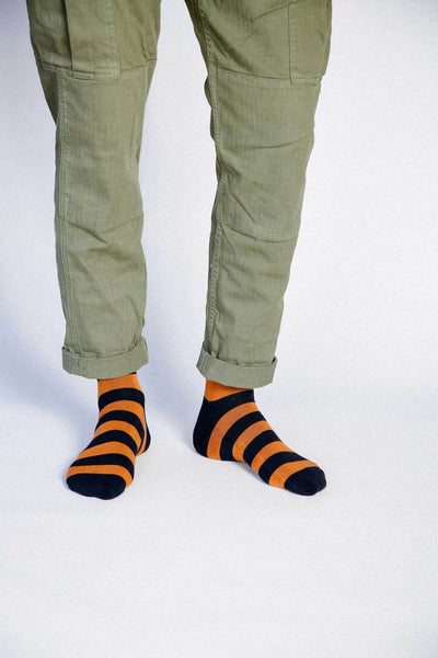 NAVY AND BROWN STRIPED SOCKS